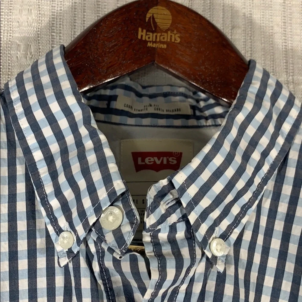 Levi’s Blue & White Plaid Shirt-Size Medium Slim